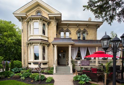 퍼디컴 하우스 조식 공간