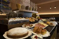 Active Hotel Rosat - servizio colazione