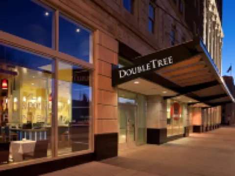 DoubleTree Suites by Hilton Hotel Detroit Downtown - Fort Shelby Hotels near Ford Piquette Avenue Plant Museum
