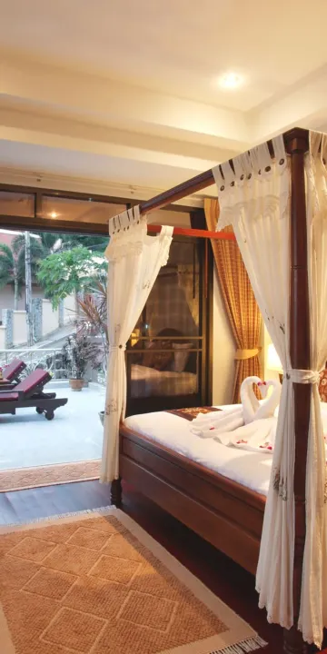 วิลล่าหรูสไตล์ไทย 4 ห้องนอนพร้อมสระว่ายน้ำส่วนตัว (ห้ามสูบบุหรี่)