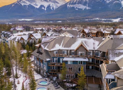 Blackstone Mountain Lodge by Clique