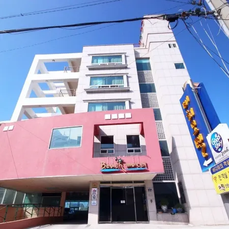 Beach Motel Отели рядом с достопримечательностью «Храм Посонса»