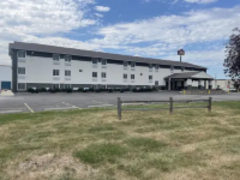 Countryside Inn & Suites Omaha East-Council Bluffs IA Hotels in Lewis