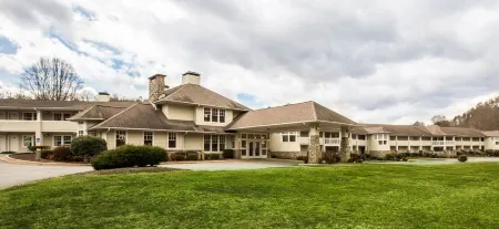 Rodeway Inn and Suites on the River Отели рядом с достопримечательностью «Cherokee NC»