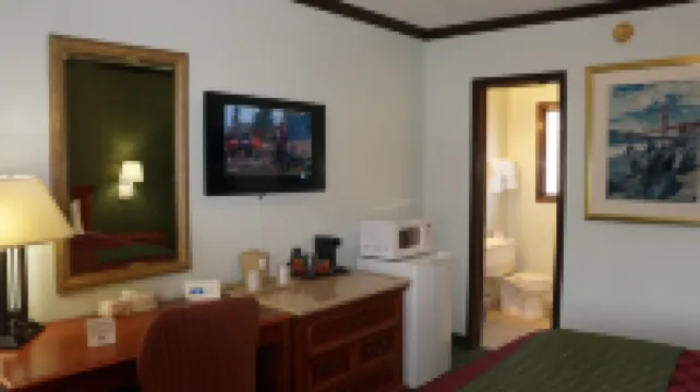 Sycamore Inn Chico University Area