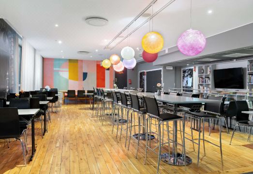 에이든 바이 베스트 웨스턴 스톡홀름 키스타의 깔끔한 로비