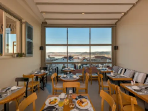 レト ヌーボ ホテル ナフプリオンのホテル