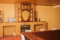 River-Ridge Guest House - ที่มีบาร์