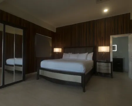 King's Hotel & Residences فنادق في جورج تاون