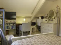 Turks Hall Hotels in Bruton