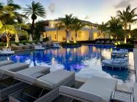 Hodges Bay Resort & Spa - Pools