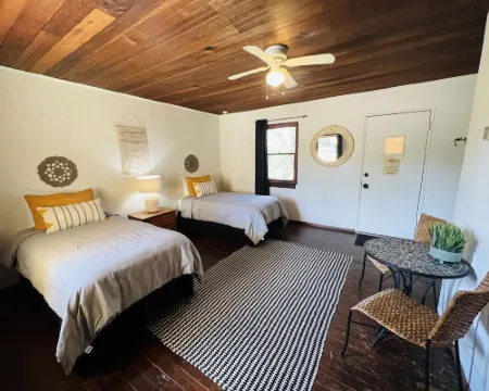 El Rancho Robles Hotels in Oracle