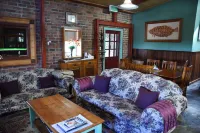 Eagle Foundry Bed & Breakfast Hotel di Kingsford