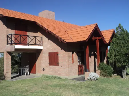 Cabañas Oma Lissi Отели в г. Хунин