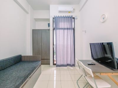 Comfortable and Minimalist Studio at Dave Apartment