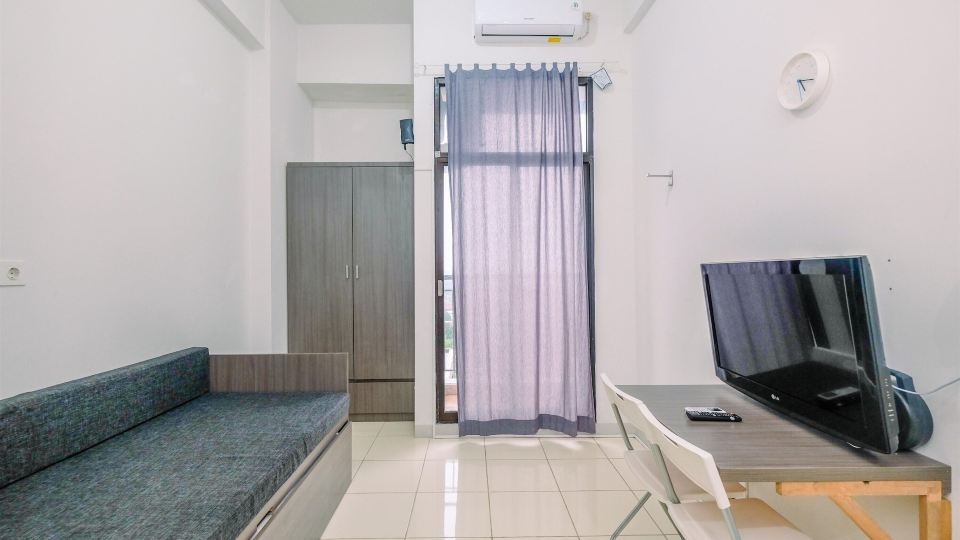 Comfortable and Minimalist Studio at Dave Apartment