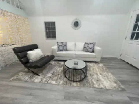 泉水中的小小小屋