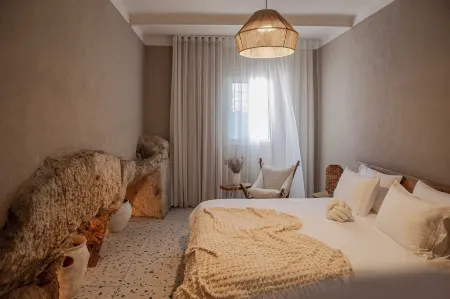 Yam Suites Отели в г. Enfeh