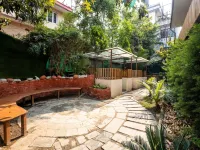 Hotel Harmony Bistro Ξενοδοχεία στην πόλη Lalitpur