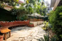Hotel Harmony & Little Bites Bistro Các khách sạn ở Lalitpur