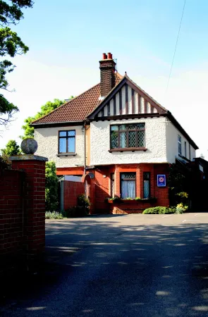 Toothbrush Rooms at Lattice Lodge - Guest Kitchen & EV Recharging