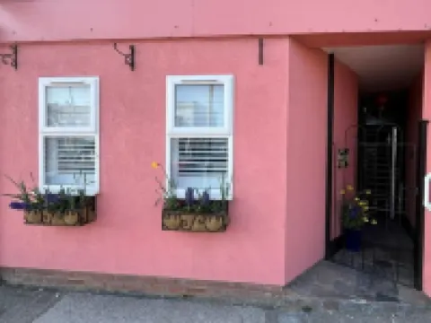 Beach Dreamland Restaurants Nearby- Sunny Garden Hotels in Margate
