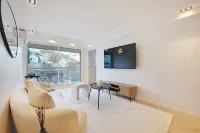 Charming apt with balcony - 2BR/4P - Suresnes