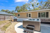 Hot Tub, Fire Pit, Near the Beach!