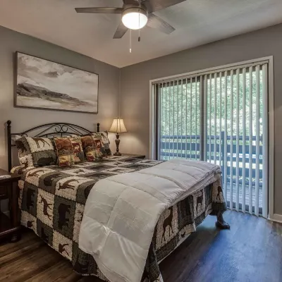 Newly Renovated 5 Star Condo Pool Gorgeous View Hôtels à : Cosby