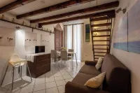 Historic residence next to Aretusa source