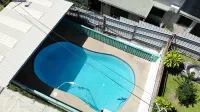 Axis Apartments - piscina