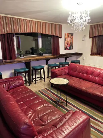 Broadway & Main Hotel Отели в г. Эверетт