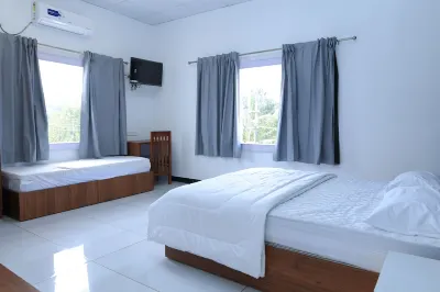 Iyer Square Hotels near Thiruvithuvakodu Divyadesam, Malai Nadu Divyadesam, Anju Murthy Kovil Uyyavantha Perumal Temple