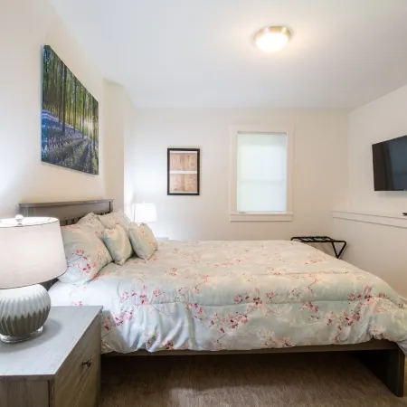 MAD House Rentals 10 Bedroom Lodge by RedAwning