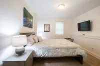 MAD House Rentals 10 Bedroom Lodge by RedAwning