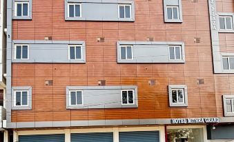 Hotel Mithra Grand