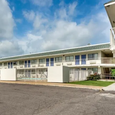 AVERA SUITES