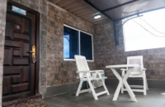 His Glory's Apartment