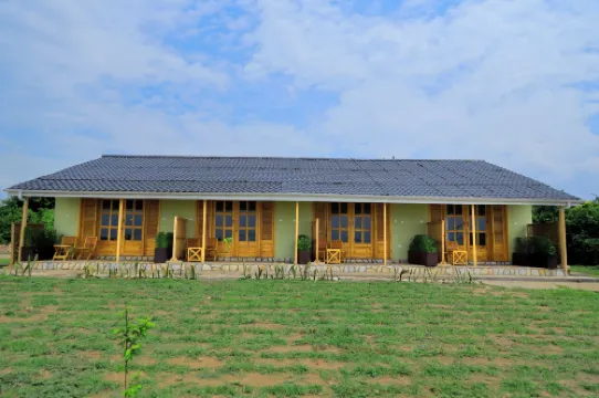 Acacia Wilderness Mweya Hotels in Busongora