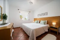 Albufeira Palm Tree With Pool by Homing