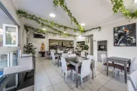 Athena Motel Apartments Hotels in Harristown