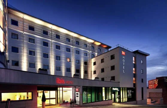 宜必思阿伯丁中心酒店 - 碼頭邊