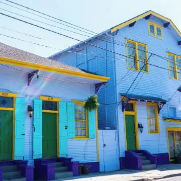 Historic Mardi Gras Inn Отели рядом с достопримечательностью «Френчмен-стрит»