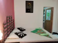 Lions Gate Homestay - 2-Star