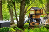 Schoolhouse now 5K Sq ft Lux BNB: Gym, Sauna, HotTub, GameRoom, Billiards, pets
