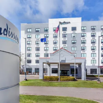 Radisson Hotel Detroit Metro Airport