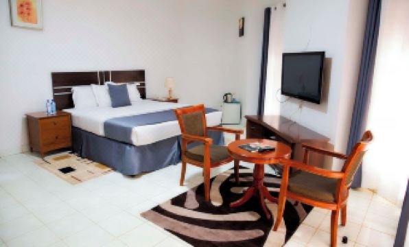 Romalo Hotel & Apartments