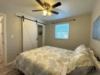 Modern & Cozy 2BR w/ King Bed in Appleton, 30 mins by drive from Lambeau Field Hotel in zona Nienhaus Field