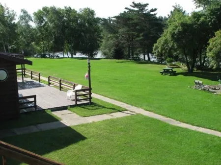 Eagle River Inn and Resort Отели в г. Кловерленд