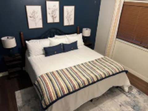 Charming Farmhouse-2 bedroom in a quiet country setting only minutes from town.